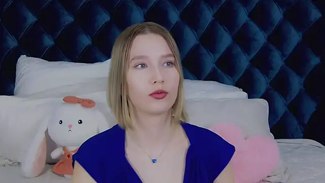 Snapshot of LiliLinn chatting on 14, 3, 2025 LiliLinn online show from 14, 3, 2025