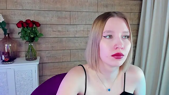 Snapshot of LiliLinn chatting on 18, 3, 2025 LiliLinn online show from 18, 3, 2025