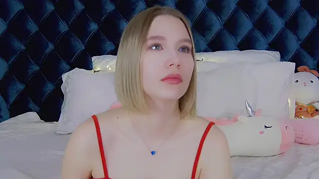 Snapshot of LiliLinn chatting on 19, 3, 2025 LiliLinn online show from 19, 3, 2025