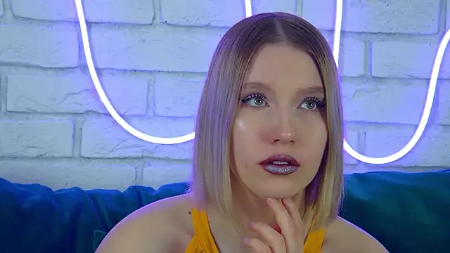 Snapshot of LiliLinn chatting on 21, 3, 2025 LiliLinn online show from 21, 3, 2025