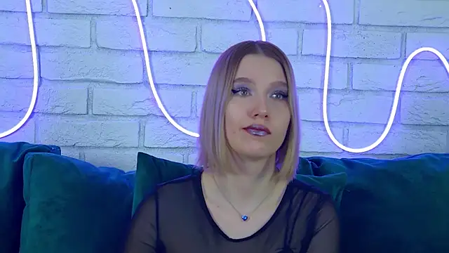 Snapshot of LiliLinn chatting on 21, 3, 2025 LiliLinn online show from 21, 3, 2025