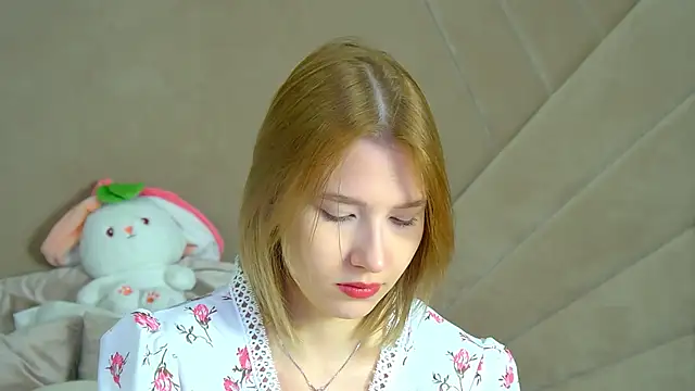 Snapshot of LiliLinn chatting on 17, 9, 2025 LiliLinn online show from 17, 9, 2025