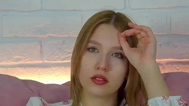 Snapshot of LiliLinn chatting on 29, 9, 2025 LiliLinn online show from 29, 9, 2025