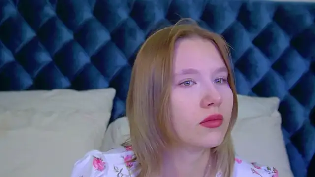 Snapshot of LiliLinn chatting on 22, 10, 2025 LiliLinn online show from 22, 10, 2025