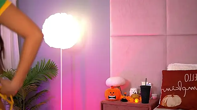 AlmaLuv online show from 5, 11, 2025