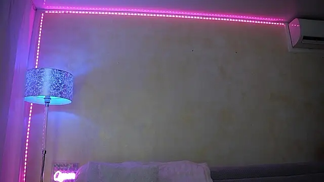 LaylaCruzRose online show from 28, 2, 2026