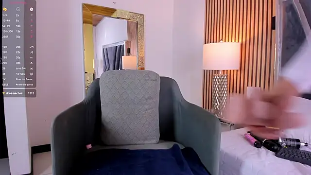 Snapshot of hazel_ross_tcw chatting on 20, 12, 2024 hazel ross tcw online show from 20, 12, 2024