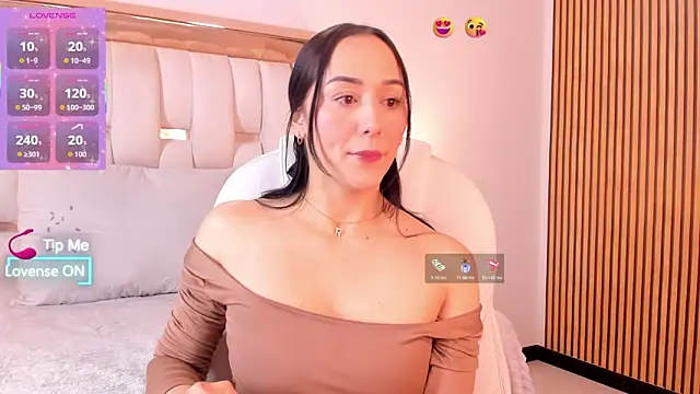 Snapshot of hazel_ross_tcw chatting on 10, 10, 2025 hazel ross tcw online show from 10, 10, 2025