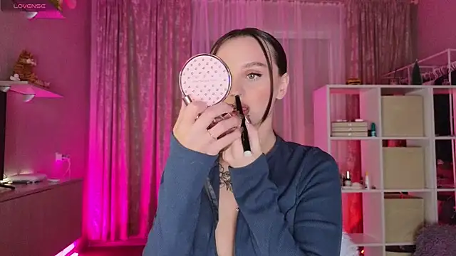 Snapshot of Katy_perry_ chatting on 16, 2, 2025 Katy perry online show from 16, 2, 2025