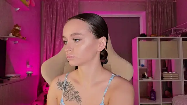 Snapshot of Katy_perry_ chatting on 17, 3, 2025 Katy perry online show from 17, 3, 2025