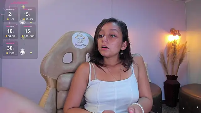 Snapshot of katy_sweet19 chatting on 25, 2, 2025 katy sweet19 online show from 25, 2, 2025