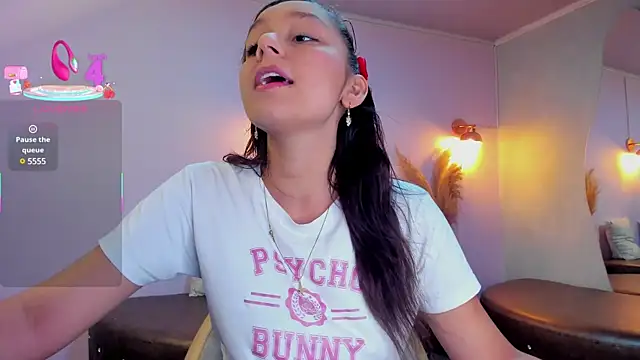 Snapshot of katy_sweet19 chatting on 17, 3, 2025 katy sweet19 online show from 17, 3, 2025