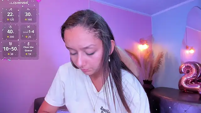 Snapshot of katy_sweet19 chatting on 12, 9, 2025 katy sweet19 online show from 12, 9, 2025