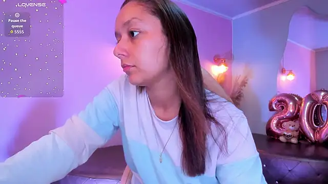 Snapshot of katy_sweet19 chatting on 14, 9, 2025 katy sweet19 online show from 14, 9, 2025