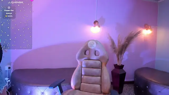 Snapshot of katy_sweet19 chatting on 2, 10, 2025 katy sweet19 online show from 2, 10, 2025