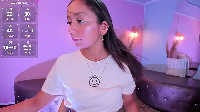 Snapshot of katy_sweet19 chatting on 18, 10, 2025 katy sweet19 online show from 18, 10, 2025