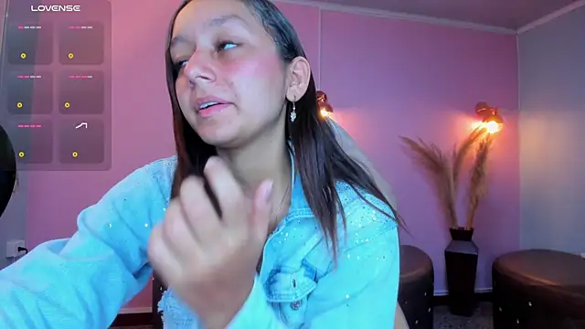 Snapshot of katy_sweet19 chatting on 10, 11, 2025 katy sweet19 online show from 10, 11, 2025