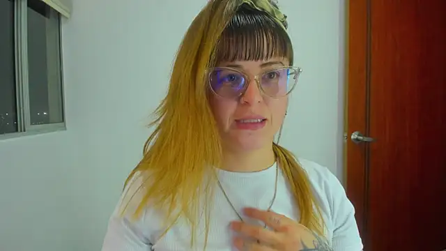 Snapshot of tekila__ chatting on 28, 11, 2025 tekila online show from 28, 11, 2025