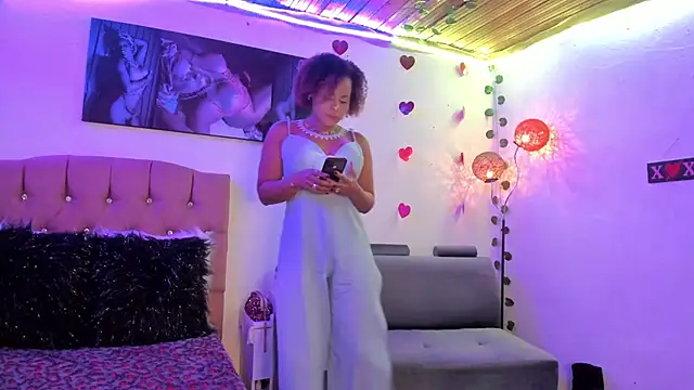 Snapshot of Camille_rose_ chatting on 15, 3, 2025 Camille rose online show from 15, 3, 2025