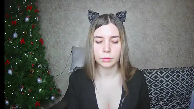 Snapshot of ElllaNuar chatting on 28, 1, 2025 ElllaNuar online show from 28, 1, 2025