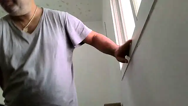 Snapshot of your_man85 chatting on 20, 12, 2024 your man85 online show from 20, 12, 2024