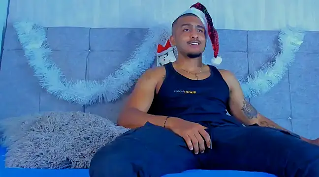 Snapshot of Mateo_Reales chatting on 23, 12, 2024 Mateo Reales online show from 23, 12, 2024