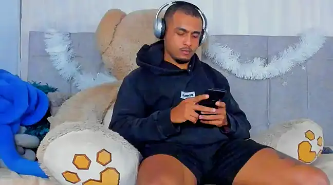 Snapshot of Mateo_Reales chatting on 30, 12, 2024 Mateo Reales online show from 30, 12, 2024