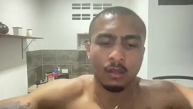 Snapshot of Mateo_Reales chatting on 12, 1, 2025 Mateo Reales online show from 12, 1, 2025