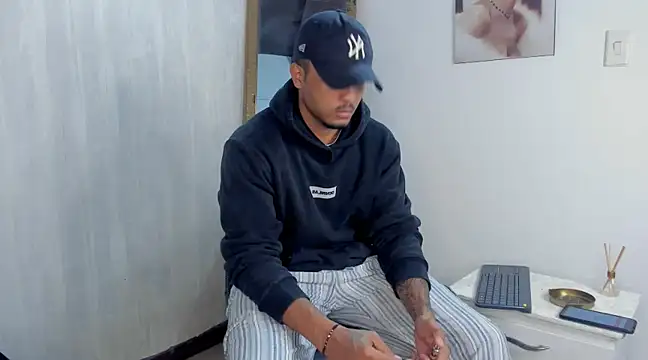 Snapshot of Mateo_Reales chatting on 12, 2, 2025 Mateo Reales online show from 12, 2, 2025