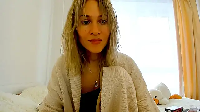 Snapshot of Mona_Cruz chatting on 19, 2, 2025 Mona Cruz online show from 19, 2, 2025