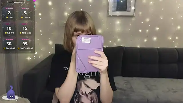 Snapshot of HermioneHHH chatting on 7, 12, 2024 HermioneHHH online show from 7, 12, 2024