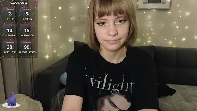 Snapshot of HermioneHHH chatting on 7, 12, 2024 HermioneHHH online show from 7, 12, 2024