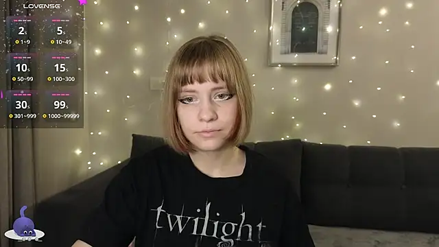 Snapshot of HermioneHHH chatting on 14, 12, 2024 HermioneHHH online show from 14, 12, 2024