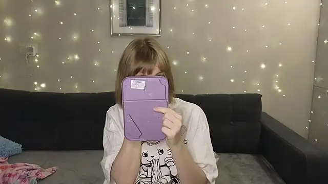 Snapshot of HermioneHHH chatting on 20, 12, 2024 HermioneHHH online show from 20, 12, 2024