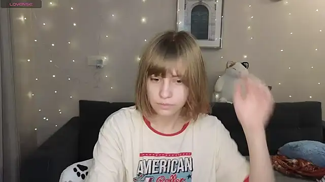 Snapshot of HermioneHHH chatting on 11, 1, 2025 HermioneHHH online show from 11, 1, 2025