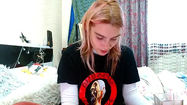 Snapshot of Sophie_Bell chatting on 10, 5, 2026 Sophie Bell online show from 10, 5, 2026