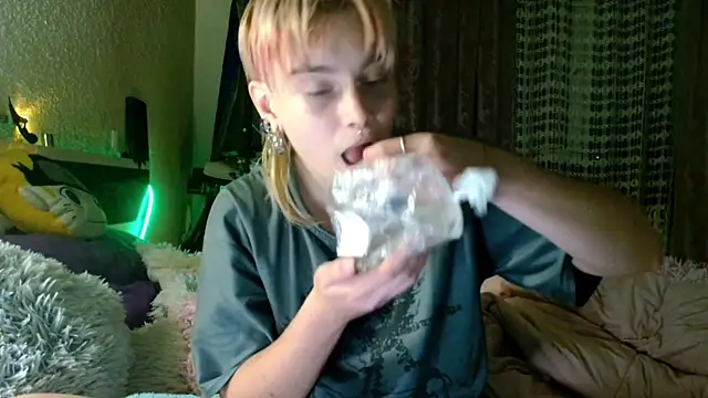 Snapshot of Sophie_Bell chatting on 16, 5, 2026 Sophie Bell online show from 16, 5, 2026