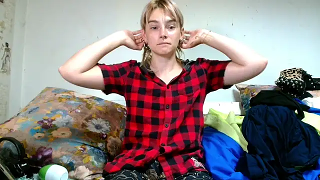 Snapshot of Sophie_Bell chatting on 23, 6, 2026 Sophie Bell online show from 23, 6, 2026