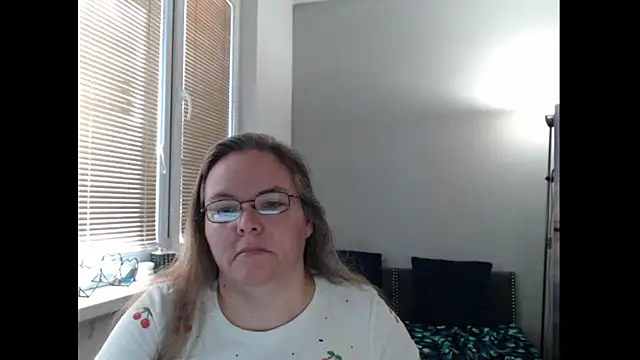 Snapshot of Sweetboobs chatting on 21, 9, 2025 Sweetboobs online show from 21, 9, 2025