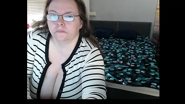 Sweetboobs online show from 5, 4, 2026