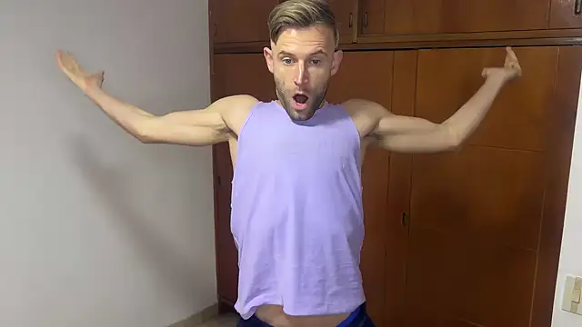 Snapshot of aquilesmade chatting on 8, 12, 2024 aquilesmade online show from 8, 12, 2024