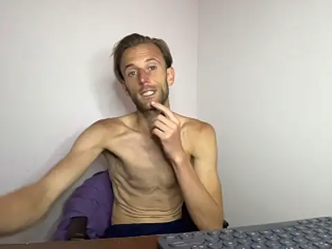 Snapshot of aquilesmade chatting on 28, 10, 2025 aquilesmade online show from 28, 10, 2025