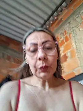 Snapshot of Mia-funny20 chatting on 9, 5, 2026 Mia-funny20 online show from 9, 5, 2026