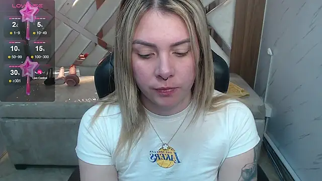 Snapshot of Paula_b_ chatting on 2, 7, 2026 Paula b online show from 2, 7, 2026