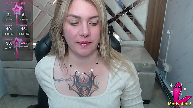 Snapshot of Paula_b_ chatting on 9, 7, 2026 Paula b online show from 9, 7, 2026