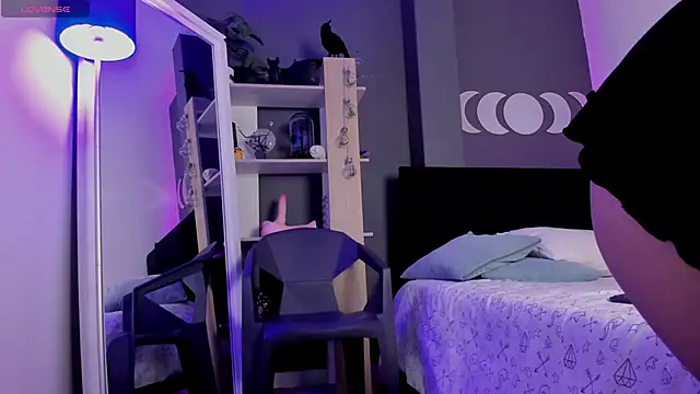 VioletPaket online show from 20, 2, 2025