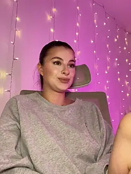 Mia-Minou online show from 24, 10, 2025