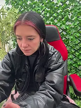 Snapshot of Isabella_21x chatting on 25, 1, 2025 Isabella 21x online show from 25, 1, 2025