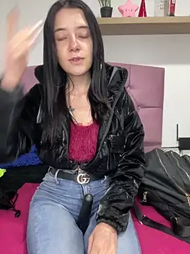 Snapshot of Isabella_21x chatting on 10, 3, 2025 Isabella 21x online show from 10, 3, 2025