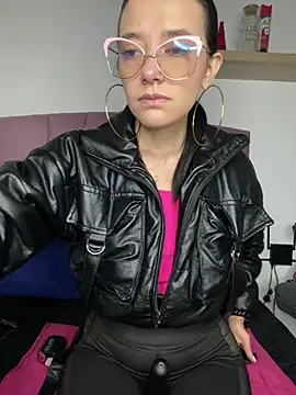 Snapshot of Isabella_21x chatting on 11, 3, 2025 Isabella 21x online show from 11, 3, 2025